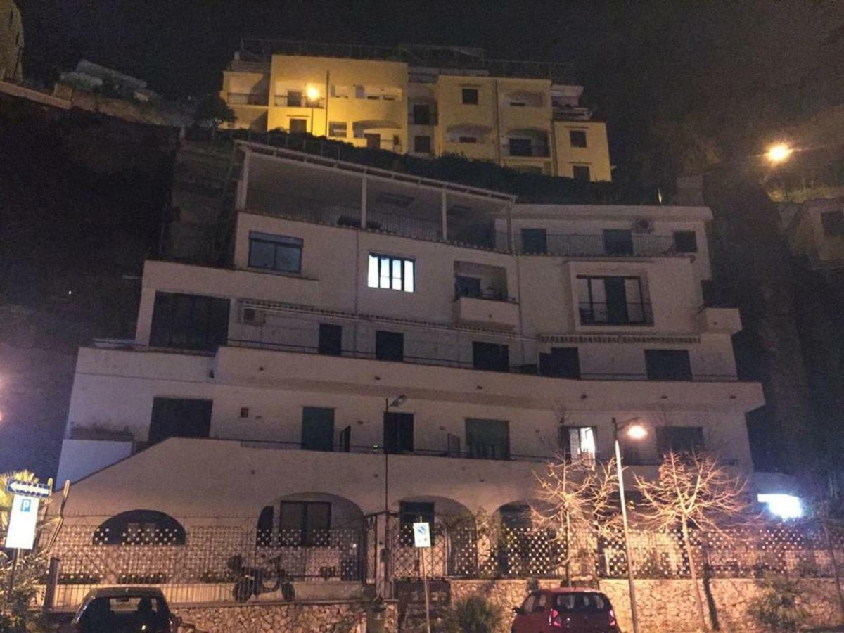 Apartamento casa vacanze claus Vietri Exterior foto